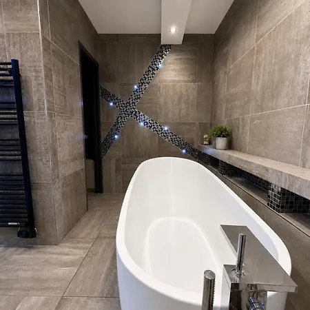Valeria - Exceptional Location - Pool *